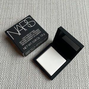 NARS Light Reflecting Setting Powder 1.8g - micro-sized- translucent crystal